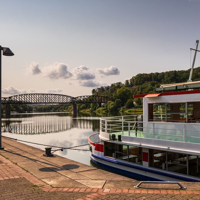 Schiff der Weißen Flotte auf der Weser