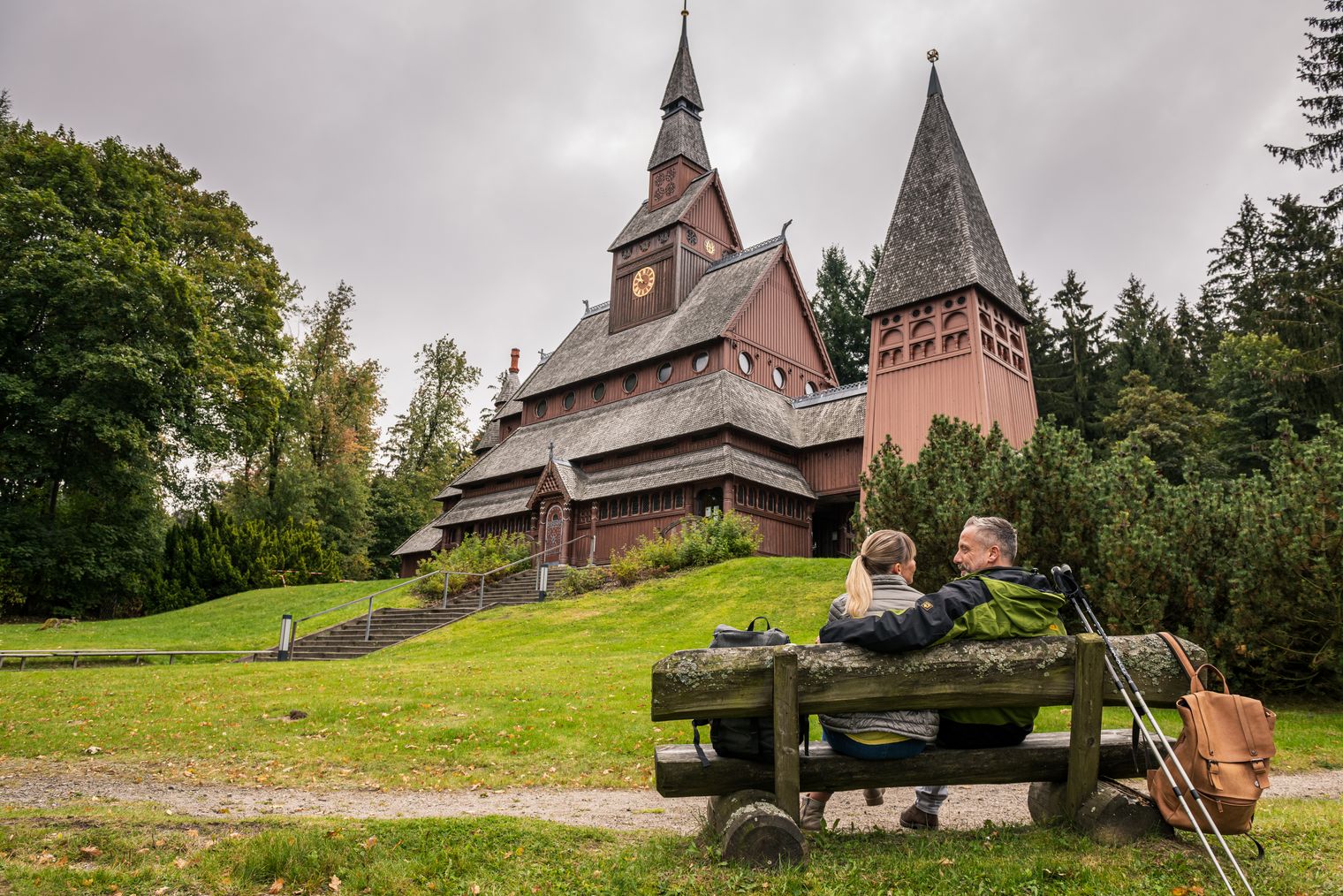 Wanderpause an der Stabkirche