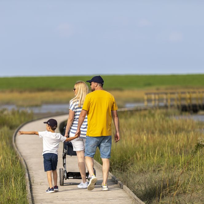 Familie auf dem Langwarder Groden