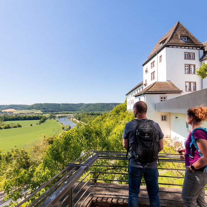 Blick auf die Weser am Schloss Fürstenberg