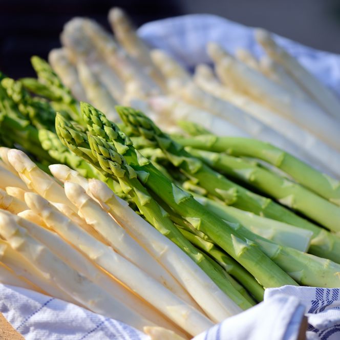 Spargel im Korb