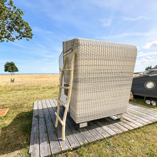 Blick auf die Strandkorbsauna von hinten
