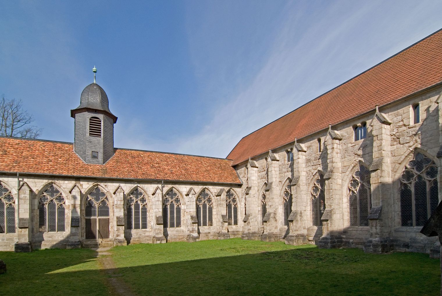 Kloster-Walkenried-Kreuzgarten-Foto-Guenter-Jentsch-Rechte-ZMKW.jpg