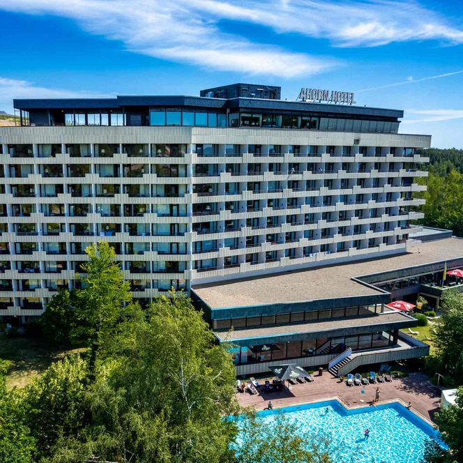 AHORN HARZ HOTEL BRAUNLAGE - Außenansicht im Sommer