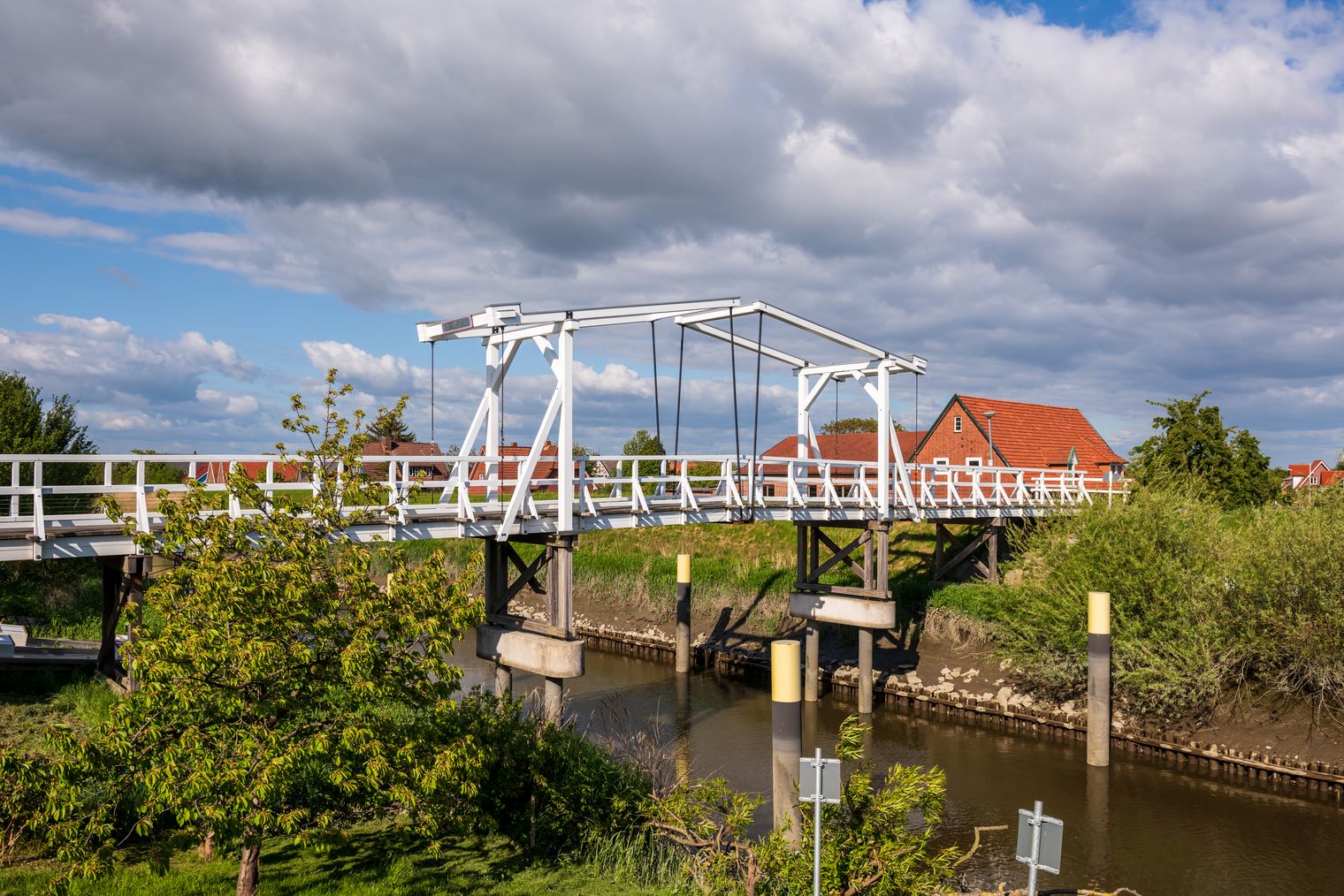  Hogendiekbrücke über der Lühe