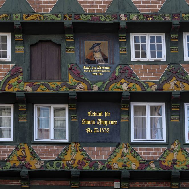 Hoppener Fachwerkhaus mit Bild Ernst der Bekenner in der Poststr. 8 in Celle