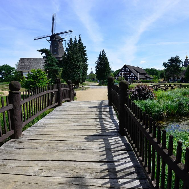 Blick auf den Niedersachsenplatz im Mühlenmuseum Gifhorn