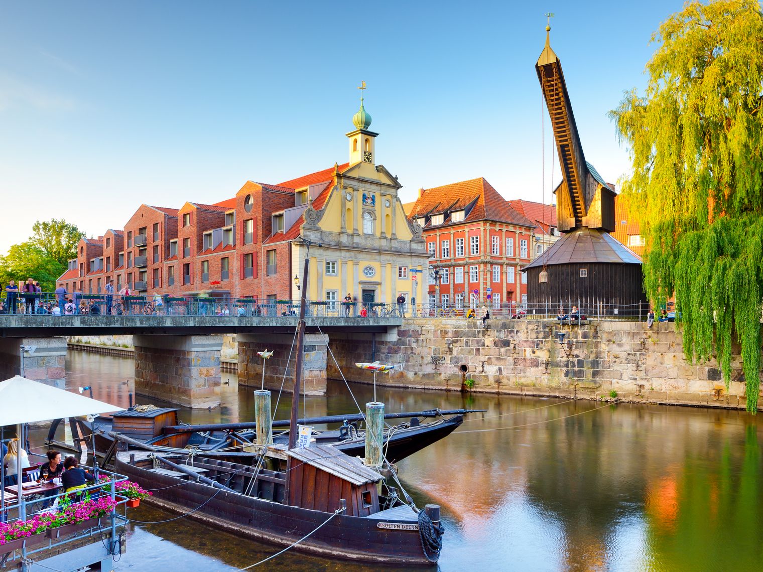 Lüneburg Hafen mit typischer Architektur