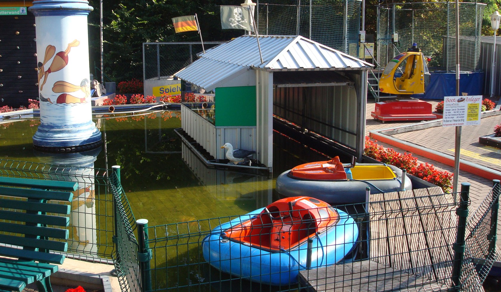 Kinderspielwelt mit elektrischen Booten, © TourismusMarketing Niedersachsen GmbH