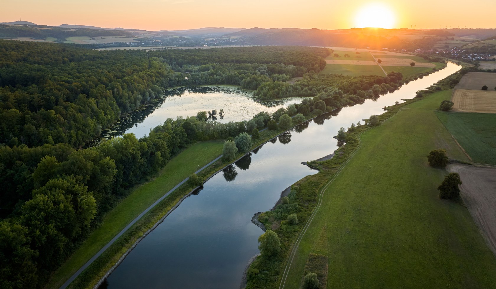 Blick auf die Weser im Weserbergland, © TMN/ Alexander Kassner