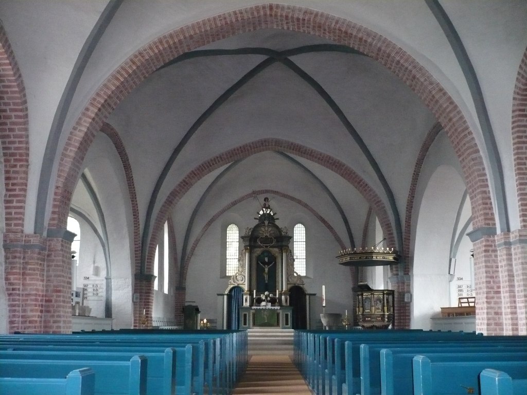 Die Innenansicht der St. Laurentius Kirche in Achim, © Mittelweser-Touristik GmbH