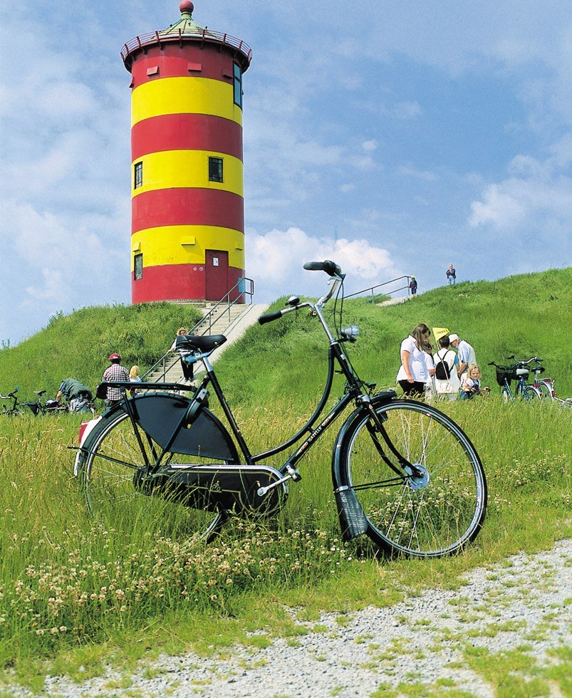 Pils.-Leuchtturm mit Gazelle, © Ostfriesland Touristik - Landkreis Aurich GmbH
