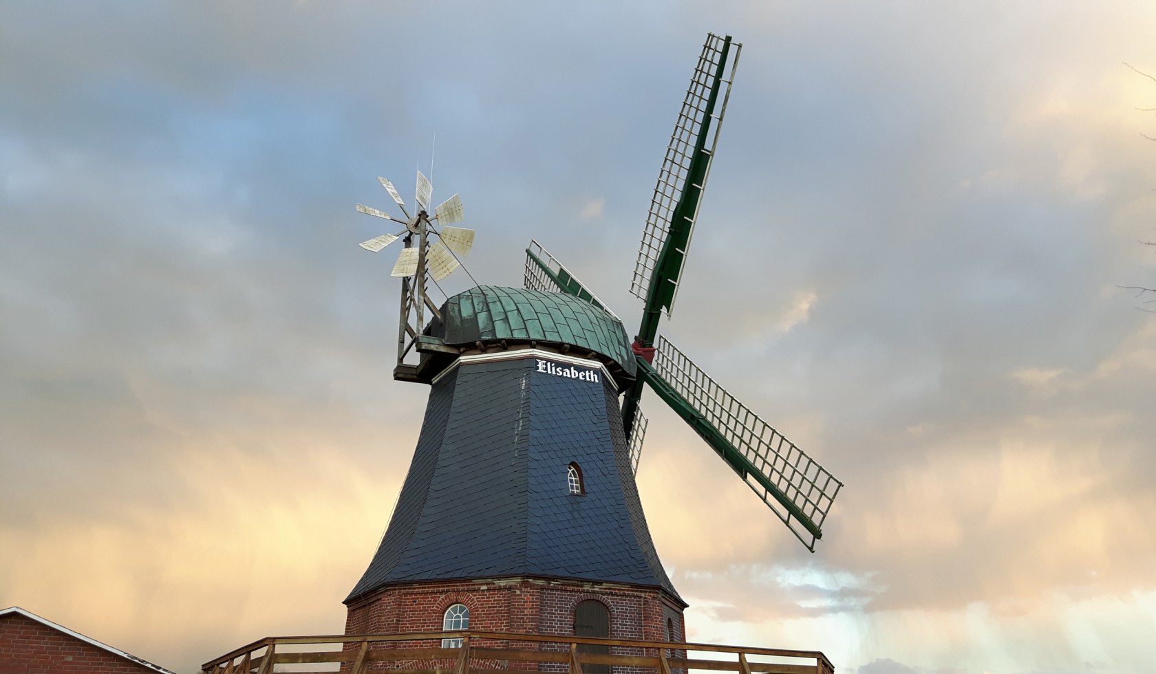 Selsingen mit der Windmühle Elisabeth ist Start für die SteinErlebnisRoute, © Touristikverband Landkreis Rotenburg zwischen Heide und Nordsee e.V./ U. Fischer