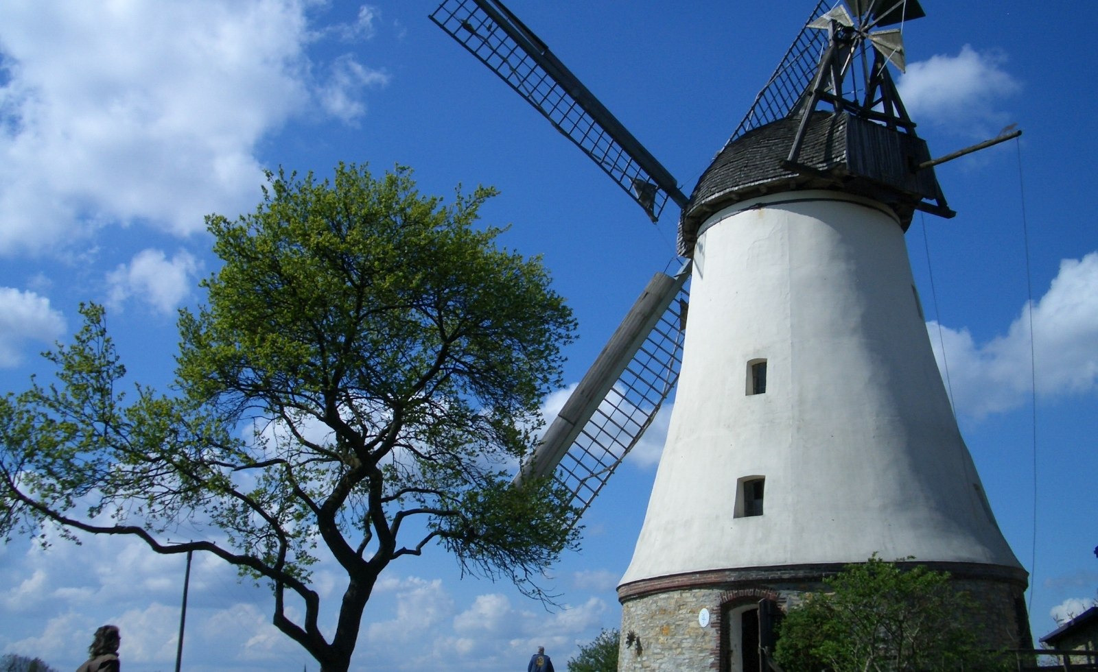 Die Windmühle Lechtingen ist eine unter Denkmalschutz stehende Holländerwindmühle in Wallenhorst in Niedersachsen, © Osnabrücker Land / Franz Middendorf