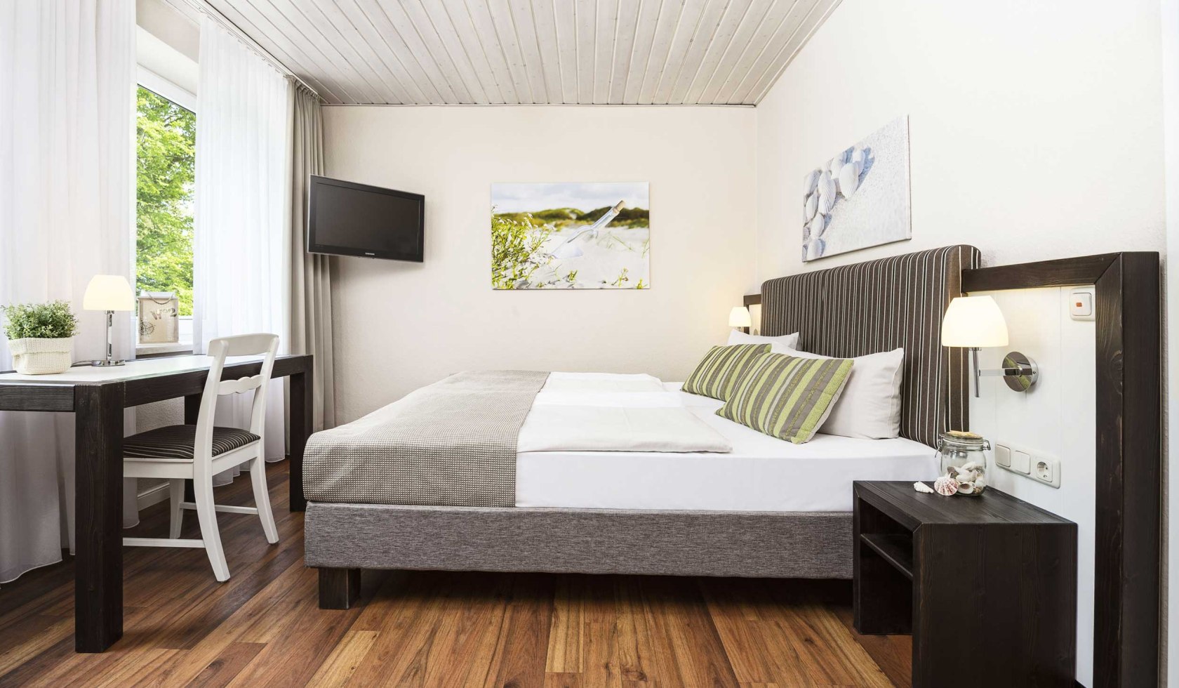 Doppelzimmer, © Hotel Hinrichs, Jan Hinrichs / Thorsten Schmidtkord