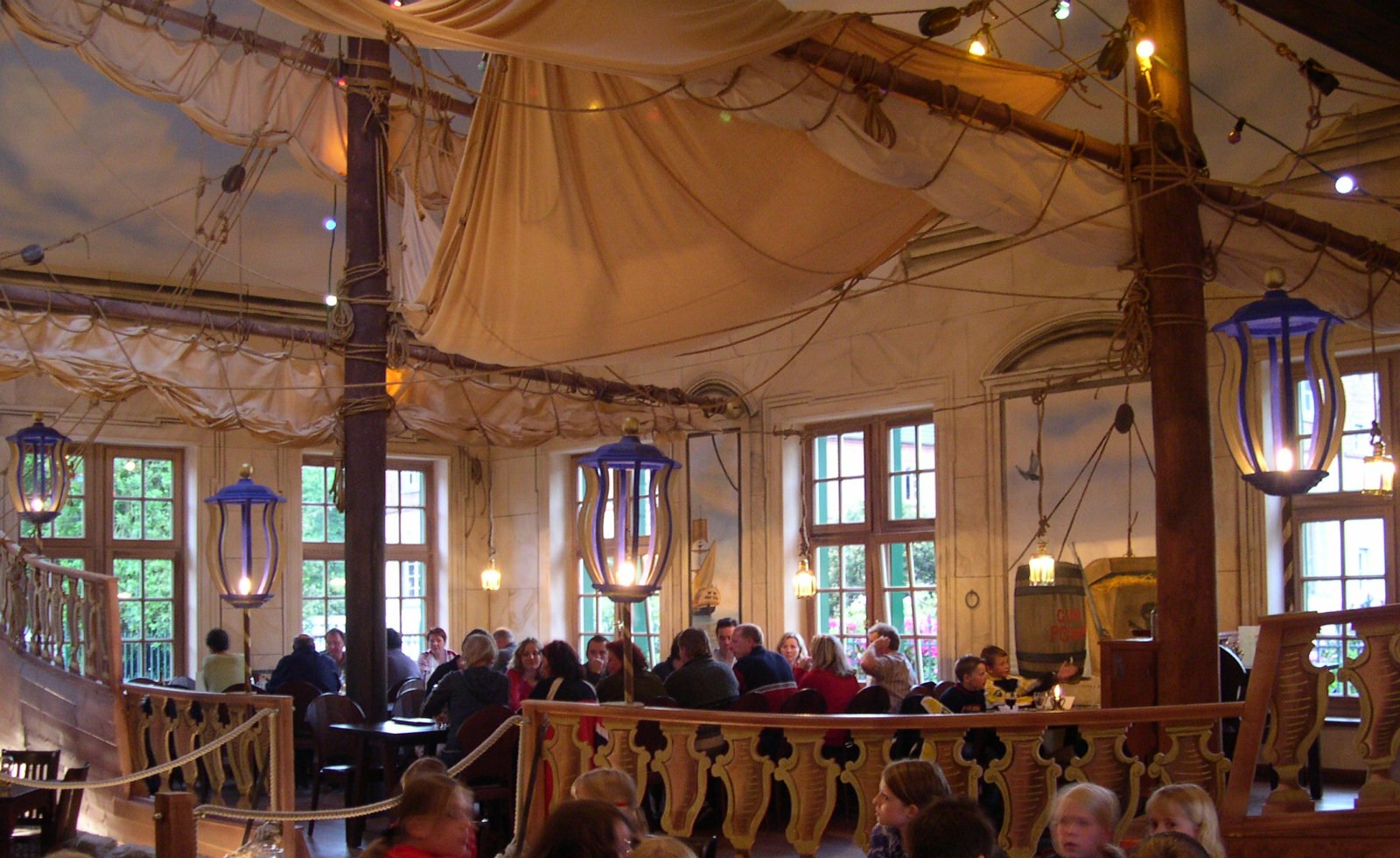 Restaurant Deele mit Piratenschiff, © Ferienzentrum Schloss Dankern GmbH & Co. KG