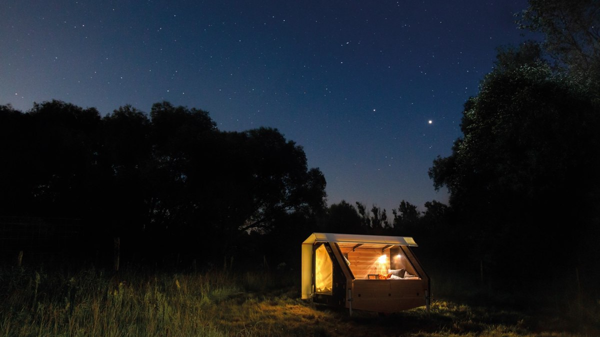 Im Bett to Go schlummert man im destinature Dorf unter den  Sternen, © Werkhaus