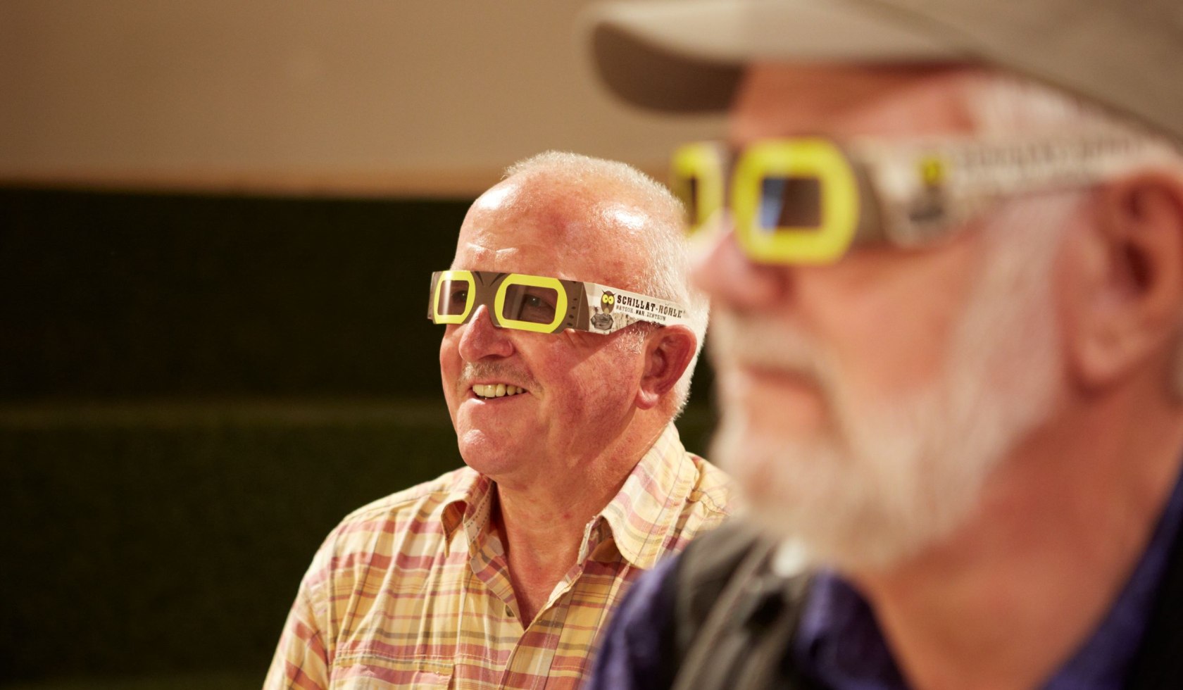 Zwei Herren tragen 3D-Brillen, © Touristikzentrum Westliches Weserbergland/ Mareike Sonnenschein
