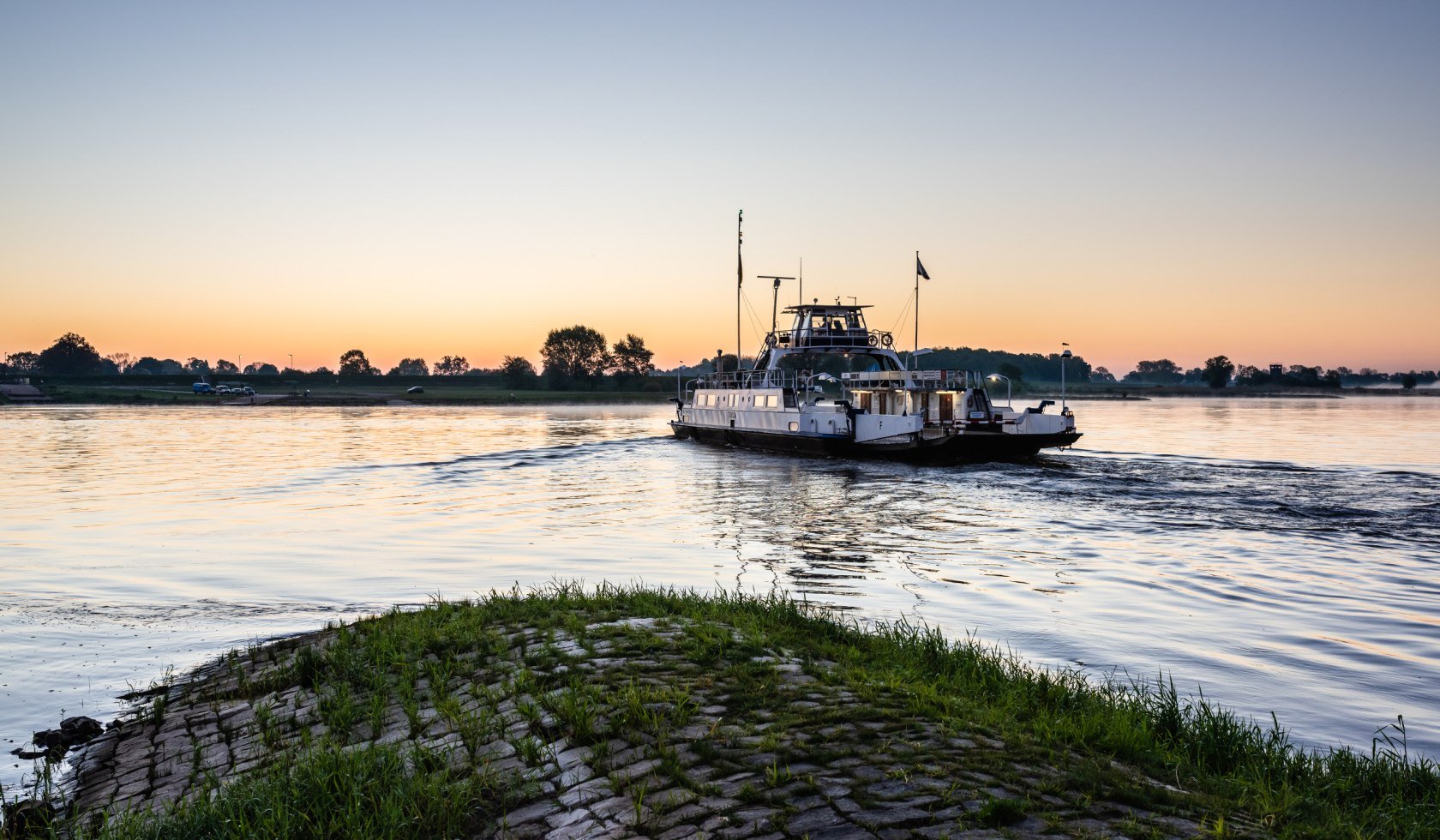 Fähre auf der Elbe , © TMN/Tiemann