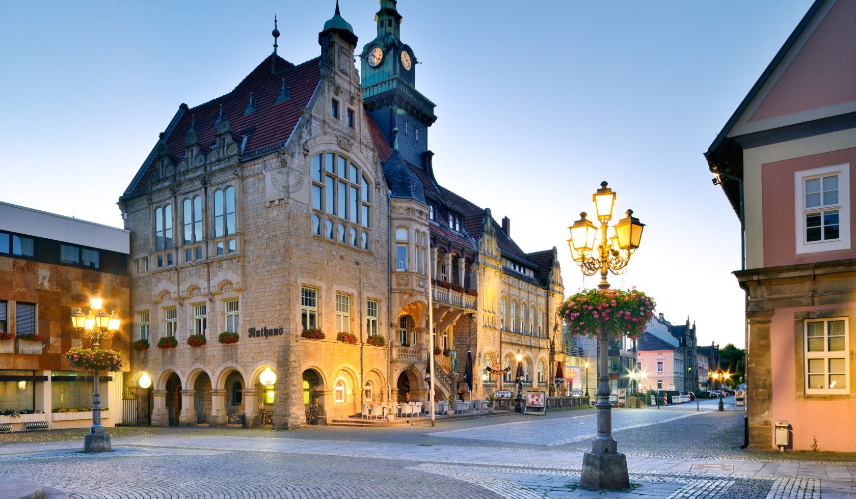 Marktplatz mit Rathaus von Bückeburg im Schaumburger Land , © TMN/Francesco Carovillano