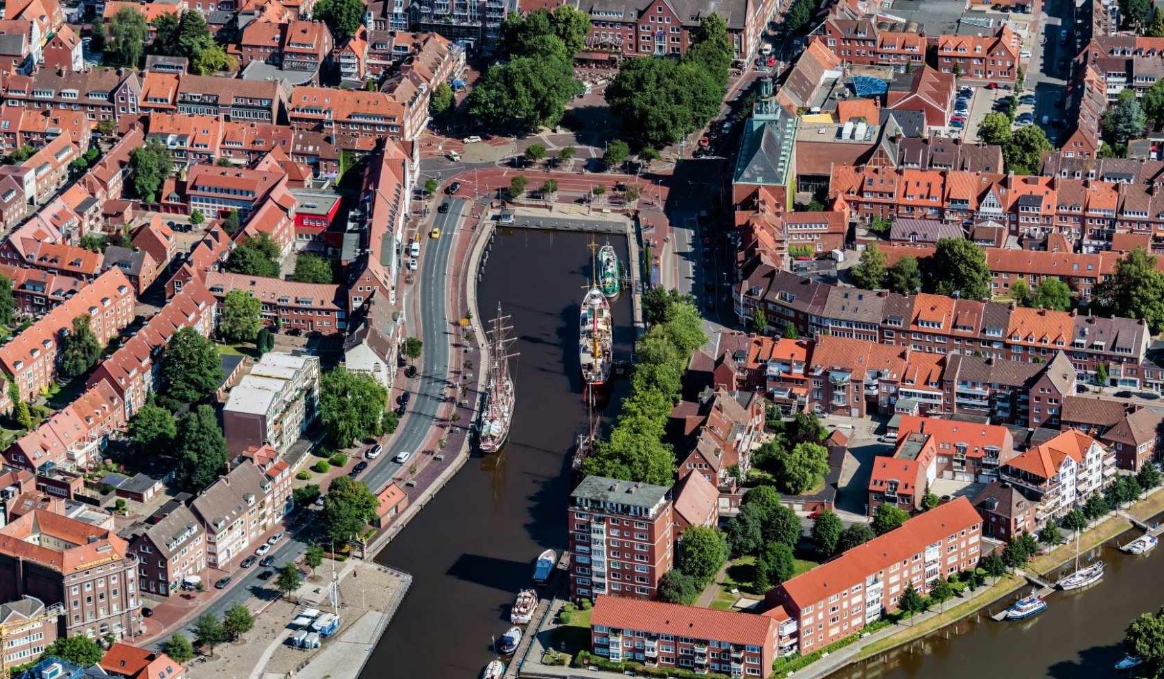 Luftaufnahme: Stadthafen Emden in Ostfriesland, © Martin Elsen