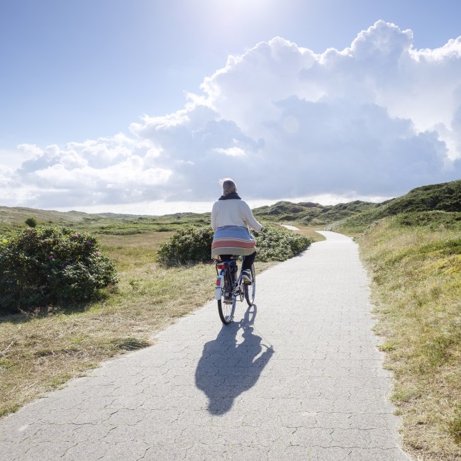 Fahrradweg durch das Pirolatal auf Langeoog, © Tourismus-Service Langeoog, Martin Foddanu