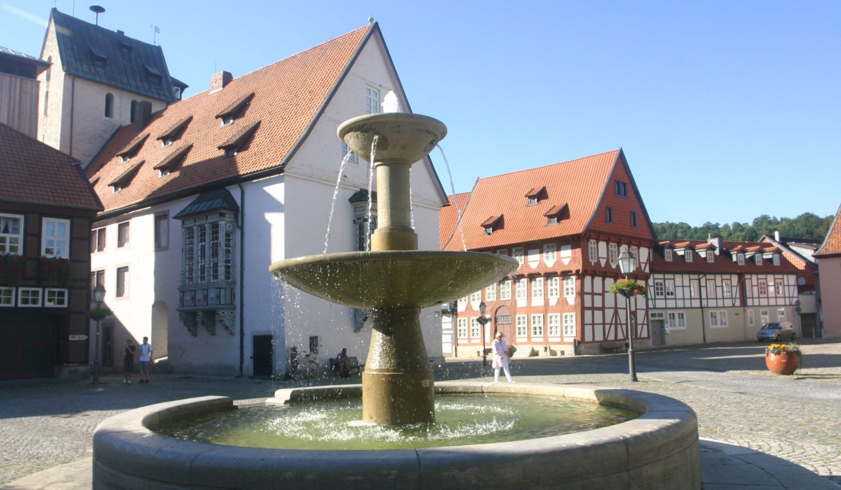 Stiftsfreiheit und Festspielbrunnen, © Stadt Bad Gandersheim / Manfred Kielhorn