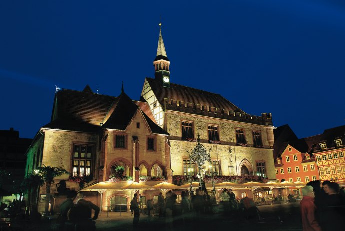 Altes Rathaus in Göttingen bei Nacht