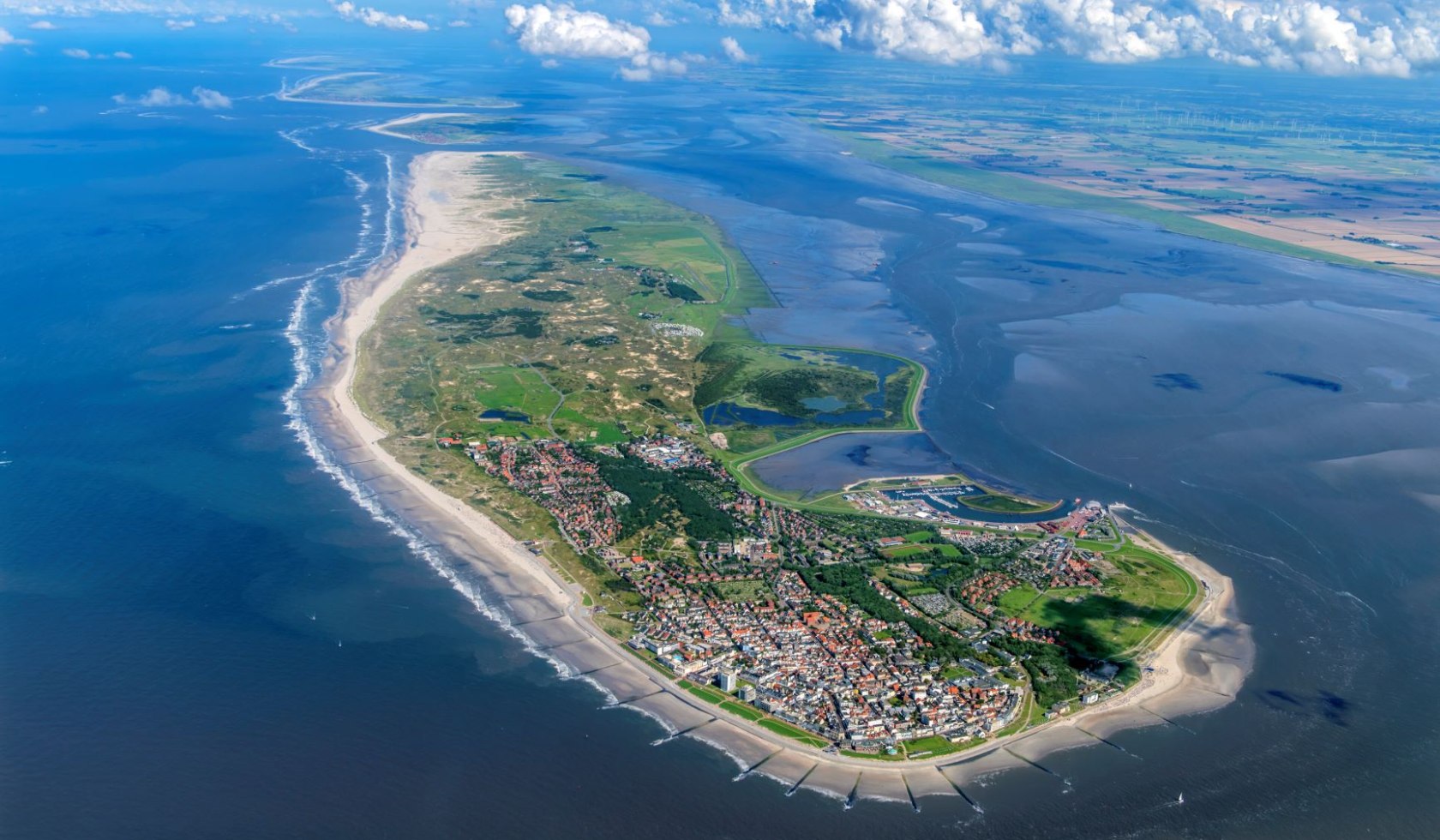 Luftaufnahme: Insel Norderney von oben, © Martin Elsen