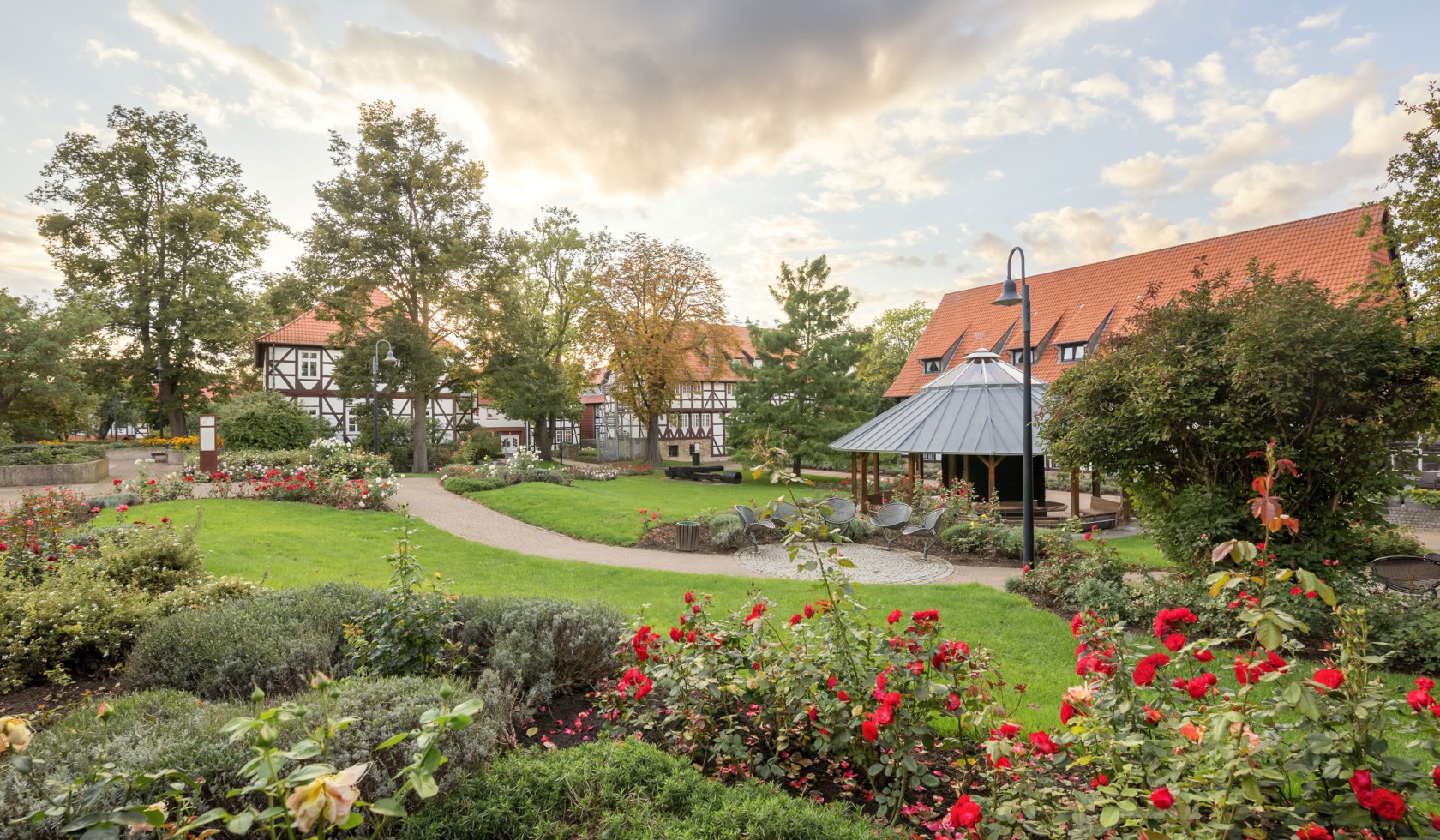 Rosengarten mit Gradierpavillon, © Stadt Salzgitter / Andre Kugellis