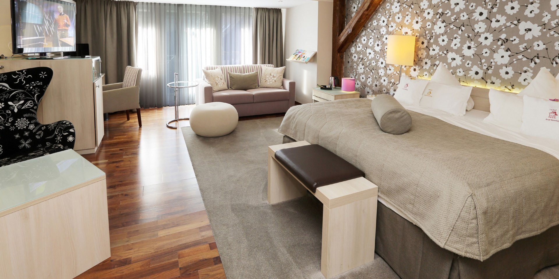 Einblick in ein Doppelzimmer im Hotel an der Wasserburg, © Hotel an der Wasserburg / Hackländer