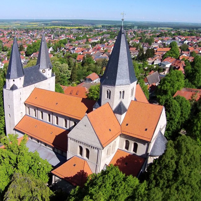 Luftaufnahme des Kaiserdoms von Königslutter, © TourismusMarketing Niedersachsen GmbH