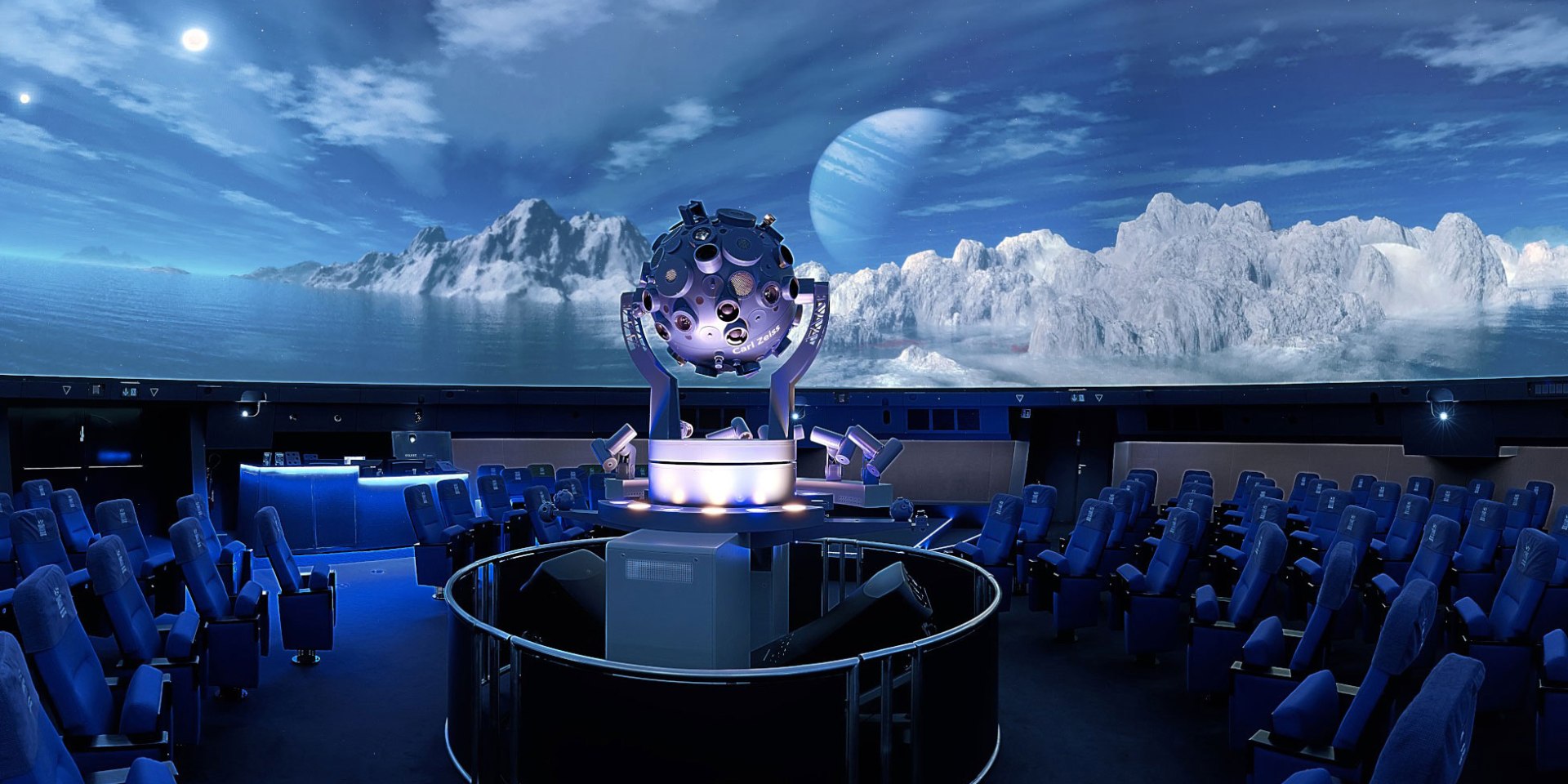 Abbildung der Eiswelt in der Kuppel, © Planetarium Wolfsburg / Jens Aschenbruck
