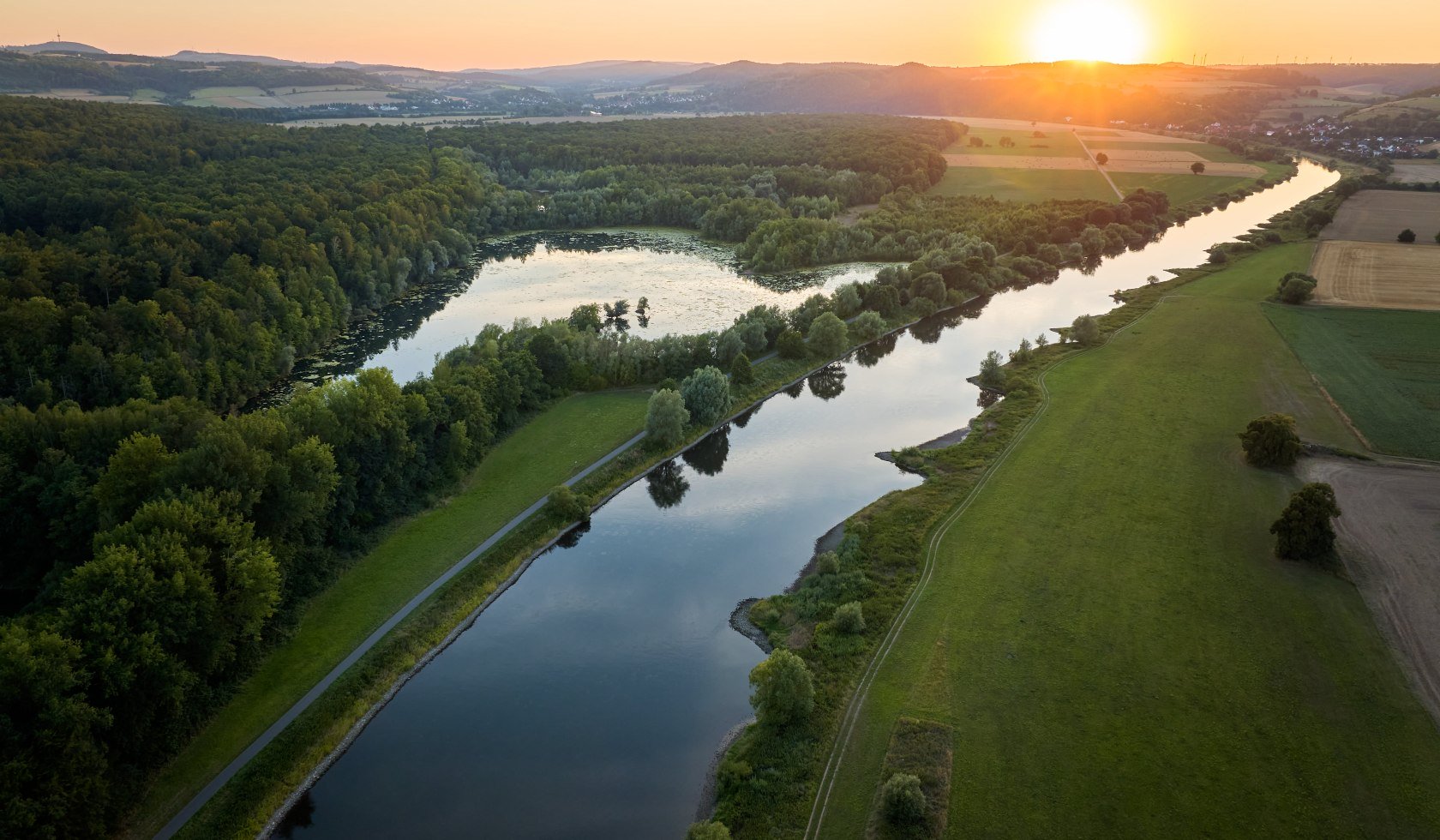 Weser bei Sonneuntergang, © TourismusMarketing Niedersachsen GmbH