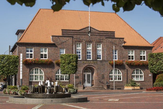 Die Tourist-Information in Westerstede ist direkt im Rathaus gelegen, © Stadt Westerstede