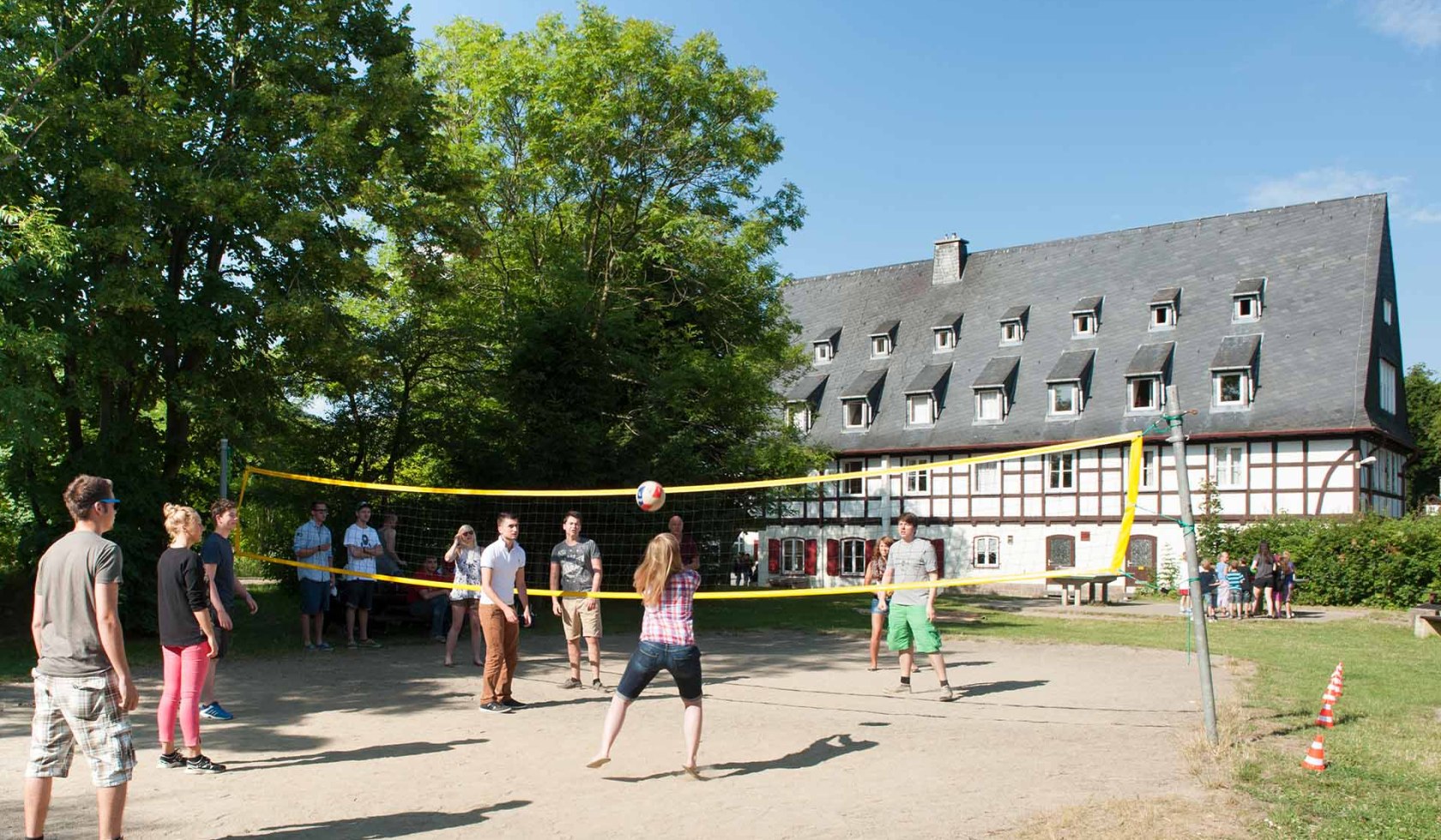 Jugendherberge Goslar Volleyballplatz, © DJH Landesverband Hannover e.V. / Thomas Langreder