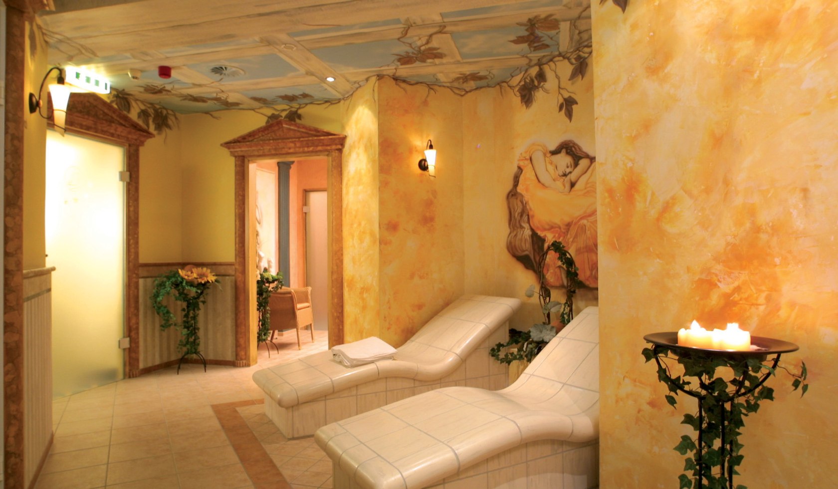 Saunabereich mit Wärmeliegen im Mühl Vital Resort, © MH Hotelbetriebsgesellschaft mbH