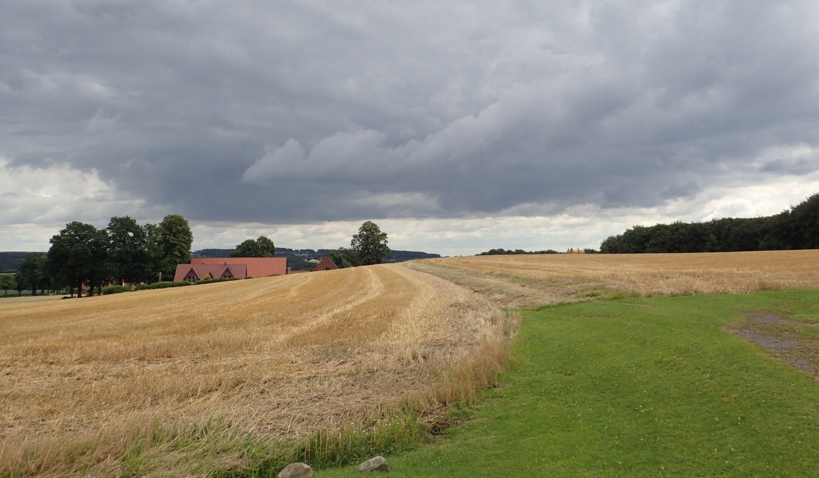 Landschaft im Spätsommer mit Wolken, © Tourismusverband Osnabrücker Land e.V.