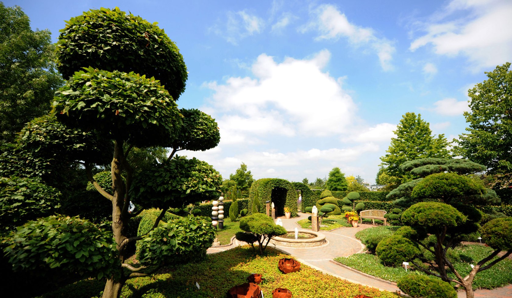 Über 90 Themengärten und Pflanzensammlungen warten darauf, entdeckt zu werden, © Park der Gärten (Bad Zwischenahn)