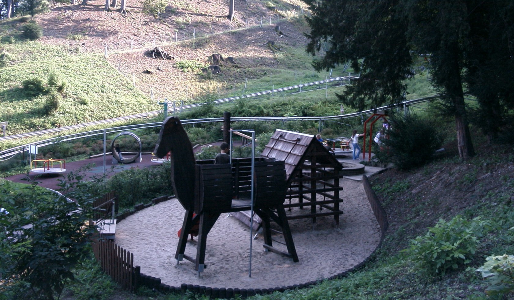 Trojanisches Pferd auf dem Kinderspielplatz der Rodelbahn Bodenwerder, © TourismusMarketing Niedersachsen GmbH