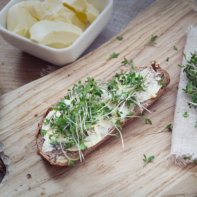 Brot mit Butter und Kresse, © Pixabay /Pezibear