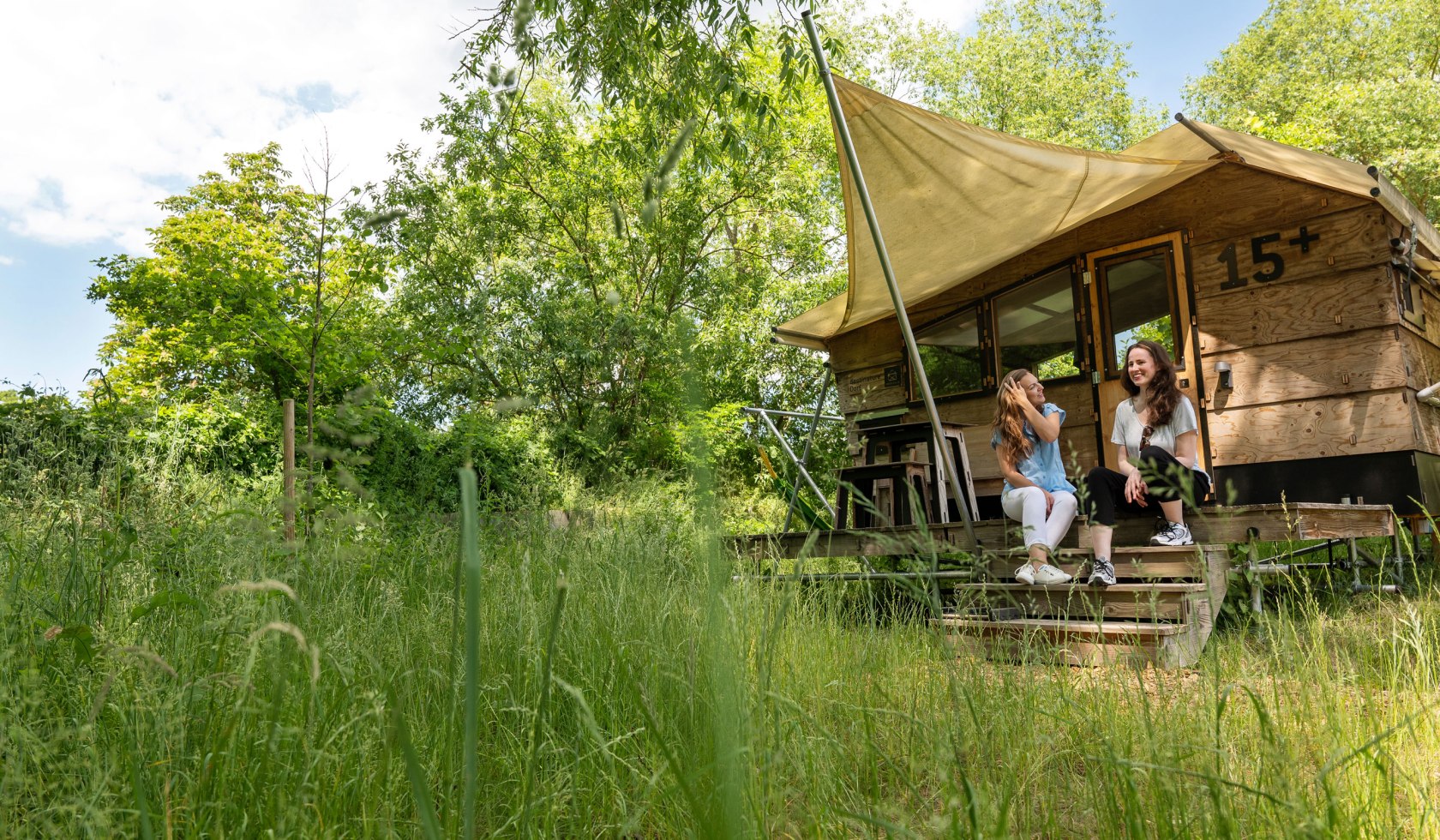 Eine Hütte vom destinature Dorf Hitzacker umgeben von der Natur, © Isabela Pacini