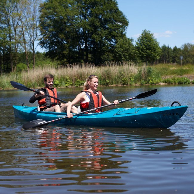 Mann und Frau fahren im Kanu auf der Hase im Emsland, © Emsland Touristik GmbH