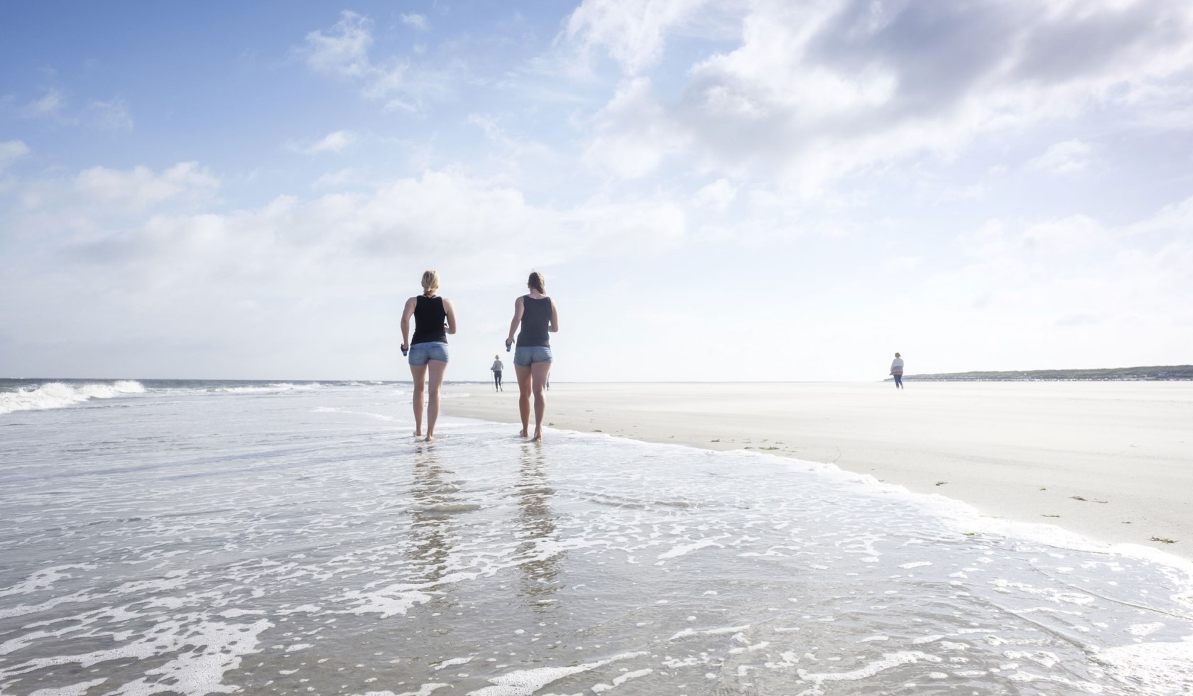 Thalasso-Walking am Langeooger Strand, © Tourismus-Service Langeoog / Martin Foddanu