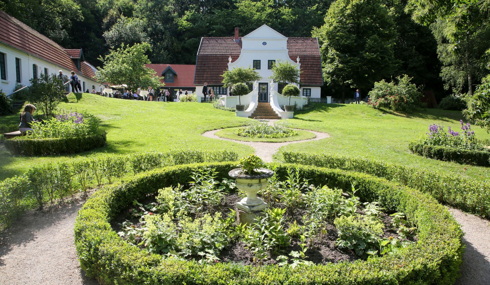 Barkenhoff in grüner Gartenanlage, © Worpsweder Museumsverbund / Focke Strangmann