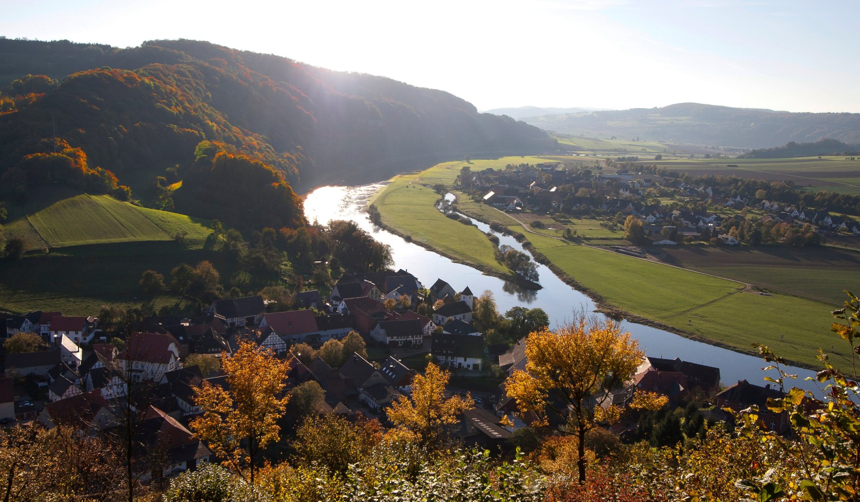 Blick auf den Fluss Weser im Weserbergland, © Hameln Marketing und Tourismus GmbH
