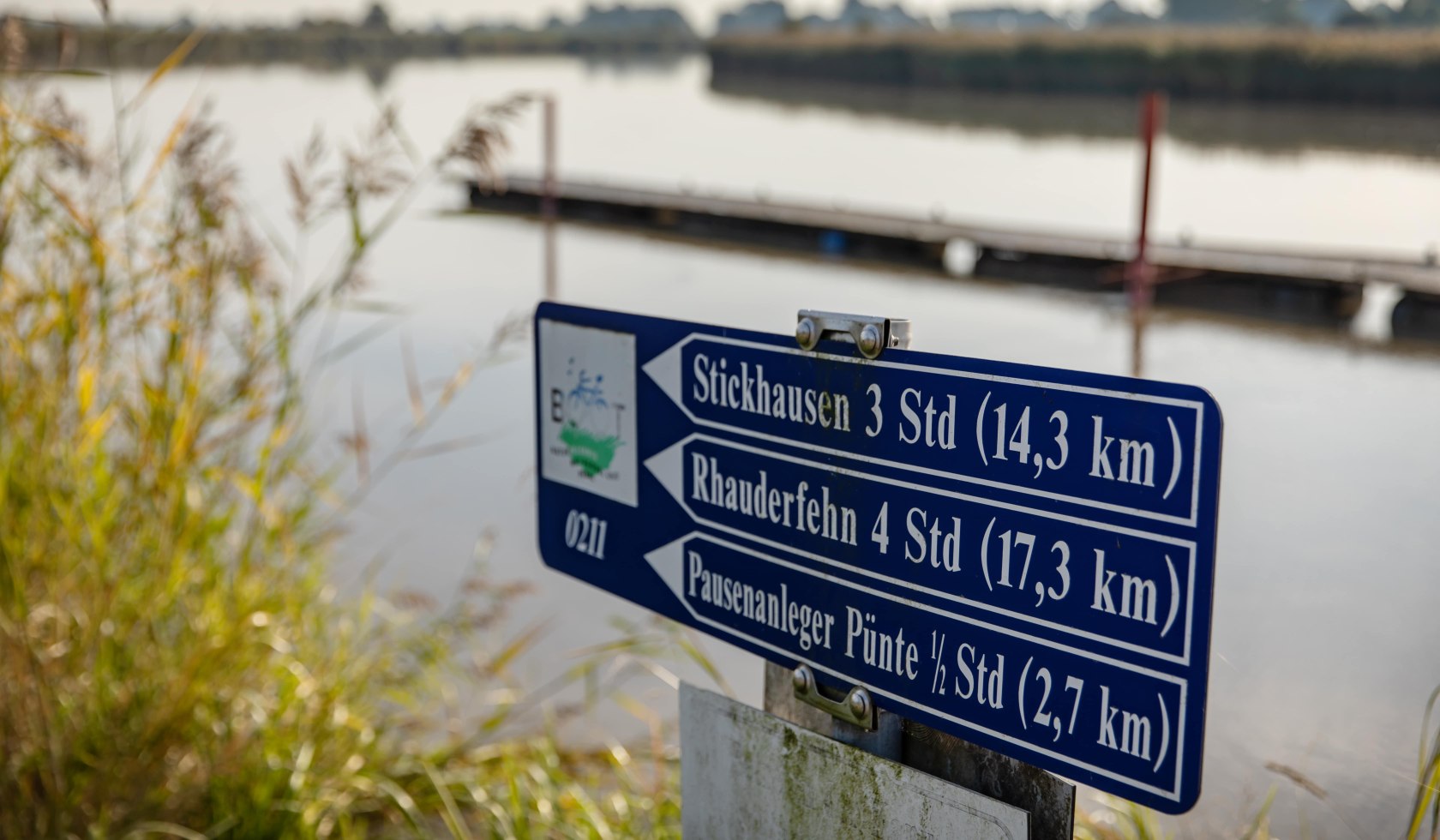 Schild mit Ortsangaben, Ostfriesland, © Tourismusmarketing Niedersachsen GmbH