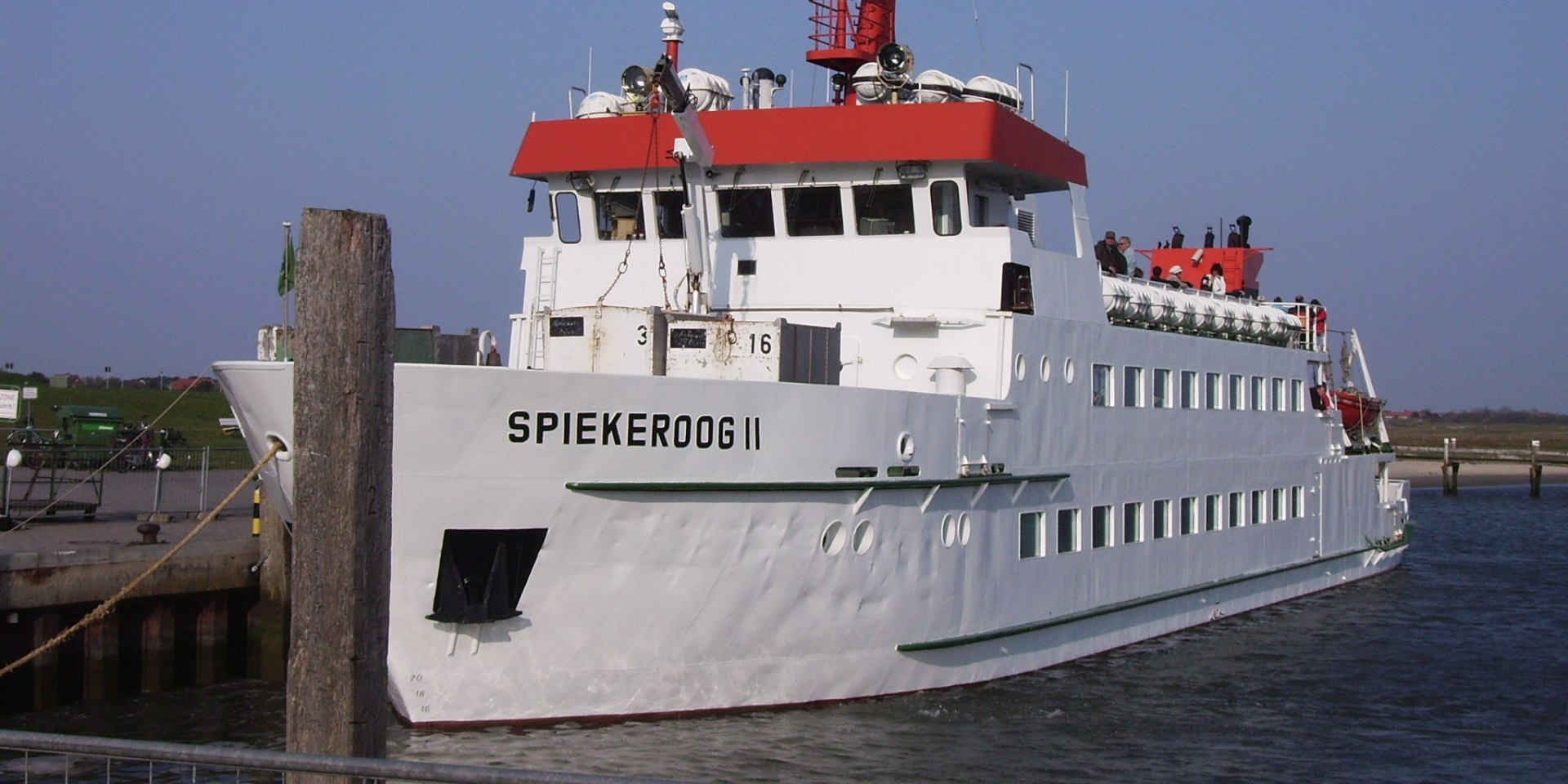 Fährschiff Spiekeroog 2 im Hafen, © Nordseebad Spiekeroog GmbH