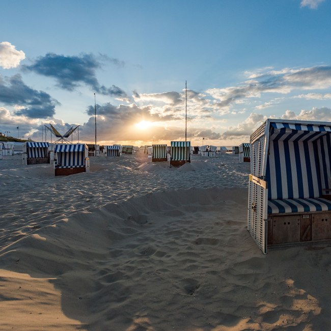 Strandkörber am Strand auf Wangerooge, © Kurverwaltung Wangerooge / Kees van Surksum