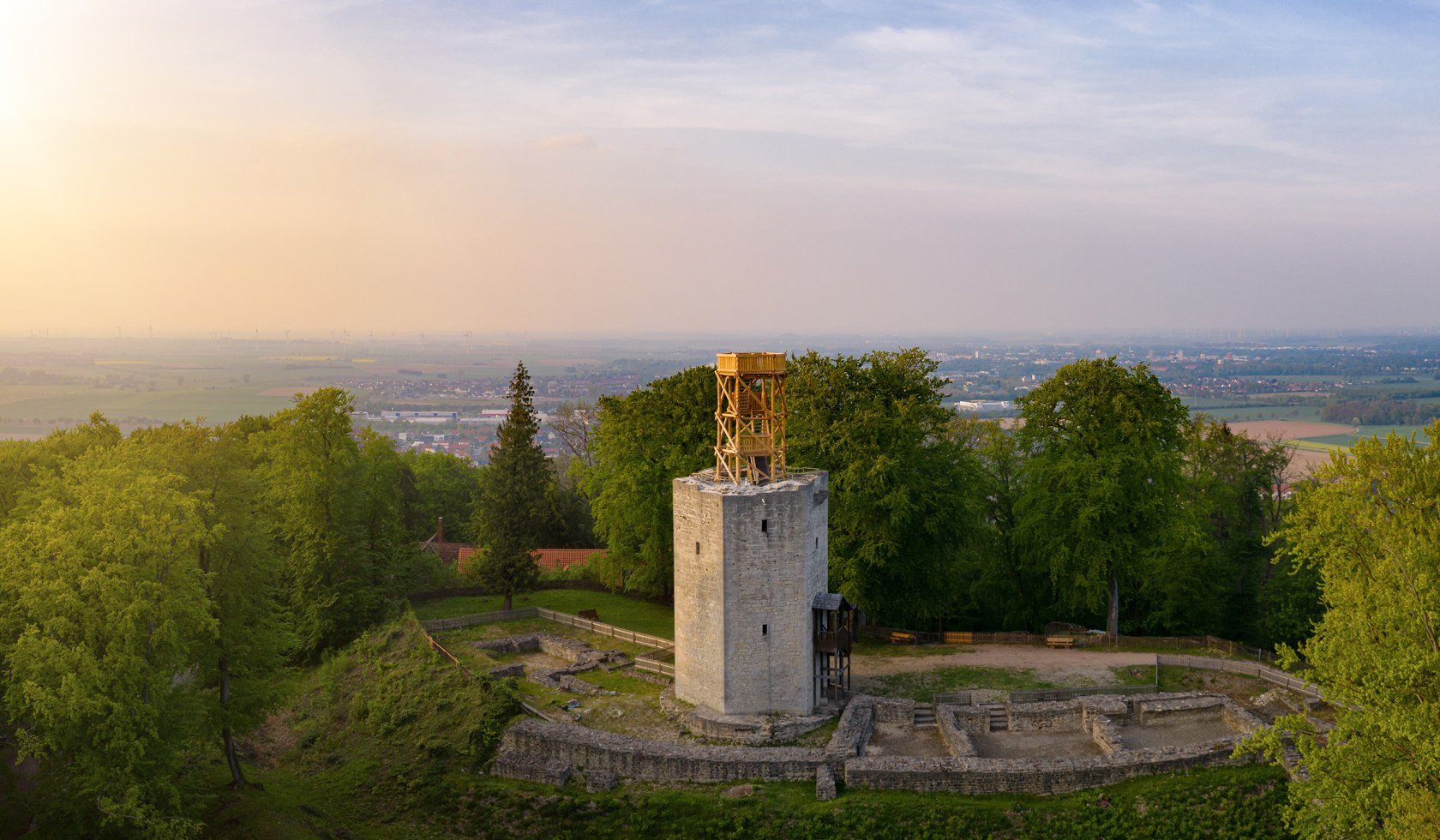 Luftbildaufnahme Burgruine Lichtenberg, © Stadt Salzgitter / Andre Kugellis